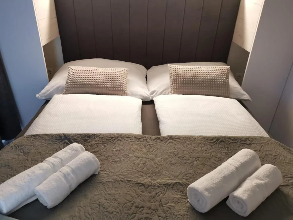 דראגה Hollers Holiday Homes Haus Max 0*,
